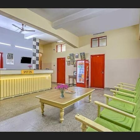 Ss Kkp Tourist Home Thiruvananthapuram Екстер'єр фото