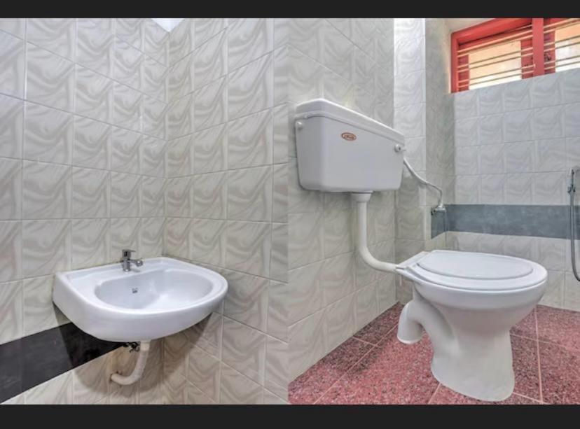 Ss Kkp Tourist Home Thiruvananthapuram Екстер'єр фото